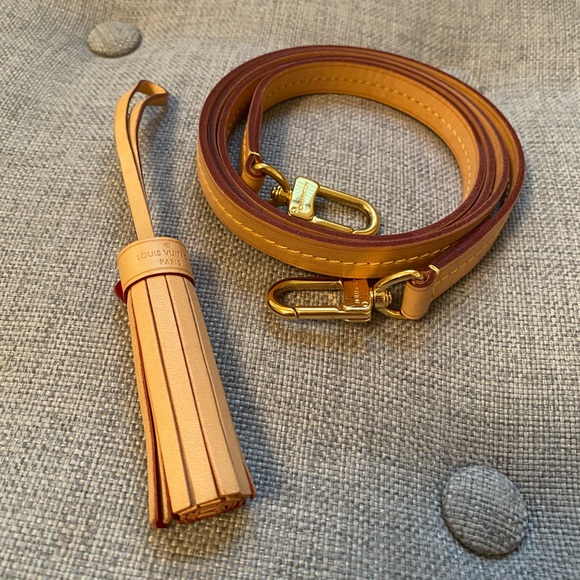 Louis Vuitton Croisette Damier Azur - Picture 8 of 8